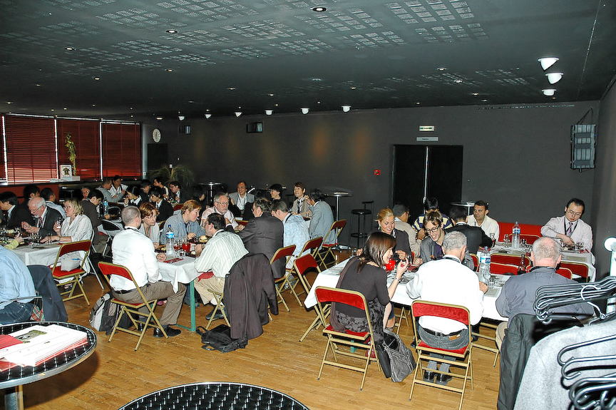 ''Avant-scene'' restaurant 02