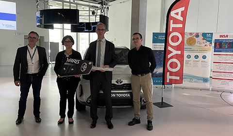 Toyota Onnaing / Valenciennes fait don de 4 Yaris hybrides à l'Université