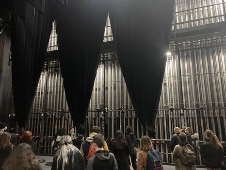 Photo des étudiants des master HVCI et ISOH au sein du Phénix