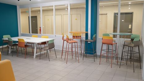 CVEC - ESPACE DETENTE > Tables
