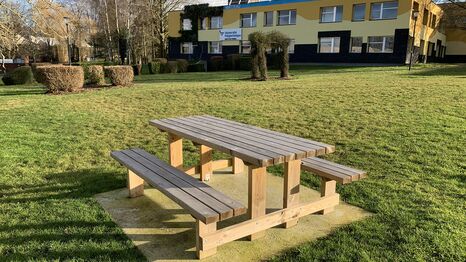 CVEC - Aménagement extérieur Campus - table pic-nic