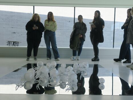 Les étudiants du master Études curatoriales au MusVerre