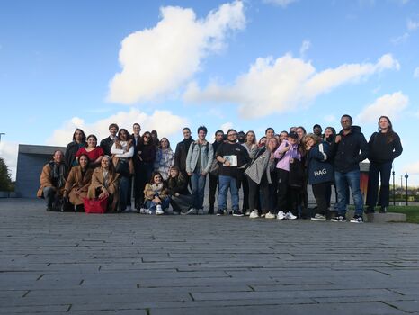 Les étudiants du master Études curatoriales au MusVerre