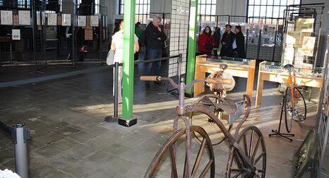 Exposition « Sous le vélo, les pavés » - Images du Paris-Roubaix