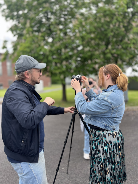 Saint-Amand-les-Eaux, dans le centre-ville, avec une classe de Première option Arts Plastiques