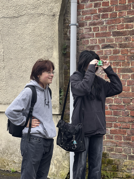 Saint-Amand-les-Eaux, dans le centre-ville, avec une classe de Première option Arts Plastiques