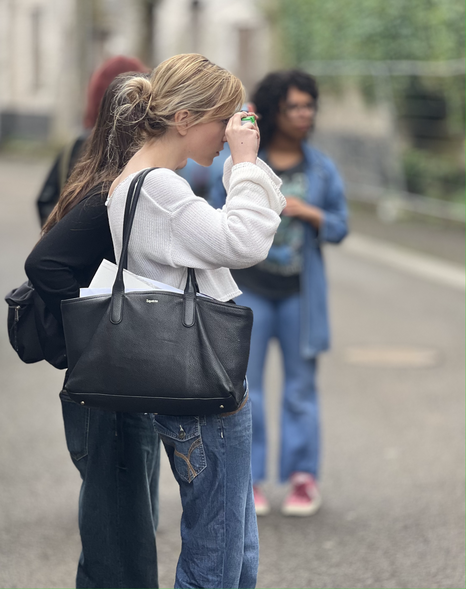 Saint-Amand-les-Eaux, dans le centre-ville, avec une classe de Première option Arts Plastiques