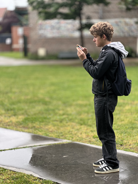 Saint-Amand-les-Eaux, dans le centre-ville, avec une classe de Première option Arts Plastiques