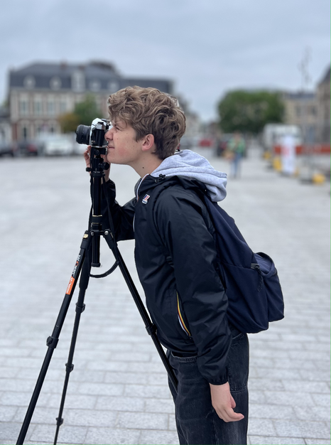 Saint-Amand-les-Eaux, dans le centre-ville, avec une classe de Première option Arts Plastiques