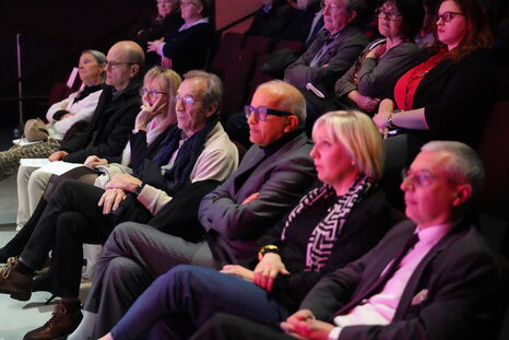 Le public nombreux avec au premier rang, les membres du groupe USP