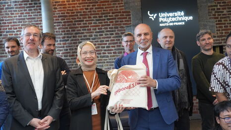 Attaché pour l'éducation de l'Ambassade d'Indonésie à Paris, Président de l'UPHF et Directeur INSA Hauts-de-France