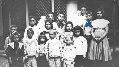 Charles de Gaulle avec ses cousins à Lille