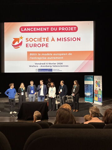 sur scène, l'équipe du FEDER La Société à Mission Europe